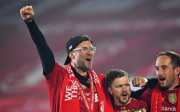 这是真爱，一阿根廷球迷带了50美元，一路搭顺风车去巴西客场（仅带50美元 阿根廷球迷搭顺风车远征巴西客场）