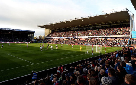 琼斯：我们一直都支持斯洛特，萨拉赫的情况轮不到我点评（琼斯：我们始终力挺斯洛特，萨拉赫的事我不予置评）