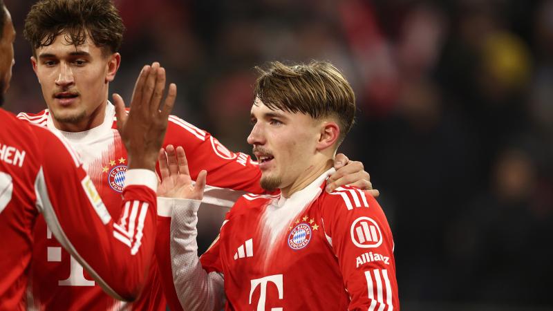 手感不错！杨瀚森首节空接+勾手+三分，得到10分2板1助（手感火热！杨瀚森首节空接、勾手、三分齐开，砍下10分2板1助）